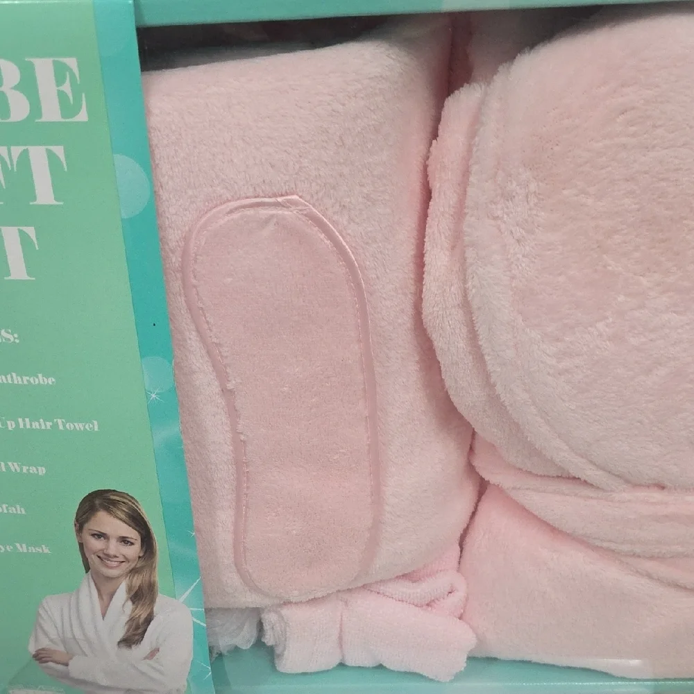 NIB 5-Piece Plush Robe Gift Set - Pink - Spa Day Essentials - One Size - Picture 4 of 6